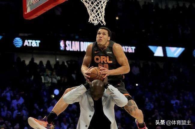 NBA全明星扣篮大赛排名，历史瞬间与传奇飞人的较量